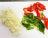 豚ひき肉のピリ辛炒め　ガパオライス風作り方1写真