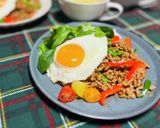 豚ひき肉のピリ辛炒め　ガパオライス風作り方6写真