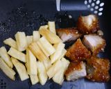 簡単！唐揚げポテトリメイク甘煮作り方1写真