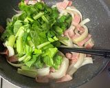 小松菜とベーコンのコーンクリームパスタ作り方1写真