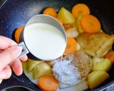 〈くらし薬膳〉鶏肉と人参のミルク煮作り方5写真