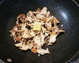 キノコたっぷり？ウニボナーラ作り方1写真