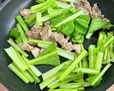 ご飯が進む！簡単☆小松菜と豚肉の卵炒め作り方3写真