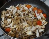 鯖の水煮缶とキノコのペペロンチーノ作り方7写真
