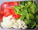 牛肉トマトのとろ〜りチーズうどん作り方1写真