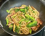 菜の花とランチョンミートの焼きうどん作り方7写真