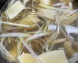 鶏肉とエリンギのスープ♡しょうがで温かく作り方2写真