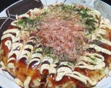 ソース焼きそばの入った普通のお好み焼き作り方17写真
