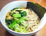 かつお菜と豚肉の温かい蕎麦　発酵玉葱作り方7写真
