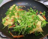 豆苗と油揚げの炒め物作り方4写真