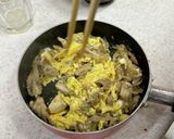 舞茸とツナの炒め物♪ふんわり卵和え作り方5写真
