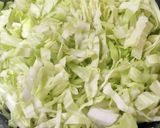フライパンで蒸すだけ♪豚バラ白菜目玉焼き作り方1写真