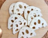 簡単♪蓮根の胡麻油炒め＋胡麻ドレッシング作り方1写真