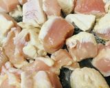 ノンオイル●鶏肉の生姜蒸し炒め作り方1写真