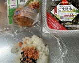 鮭フレークこんぶおにぎり作り方1写真