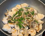 鶏肉としめじの梅肉炒め作り方13写真