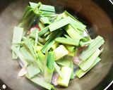 豚肉と葉にんにくのかんたん味噌汁作り方4写真