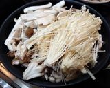 超簡単!きのこと鶏もも肉の中華風鍋!作り方1写真