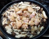超簡単！きのこと鶏もも肉の中華風鍋！作り方5写真