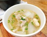 塩出汁で♪鶏もも肉と大根の旨だしスープ作り方4写真
