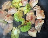 グリーンカリフラワーと鶏のバジル炒め作り方3写真