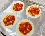 餃子の皮でオリーブとドライトマトのピザ作り方1写真