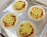 餃子の皮でオリーブとドライトマトのピザ作り方2写真