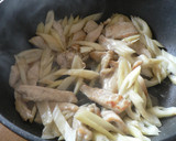 ＊　セロリと鶏肉のしょうが風味塩炒め　＊作り方5写真