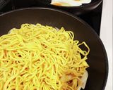 どんどん入れてく！目玉焼き乗っけ焼きそば作り方11写真
