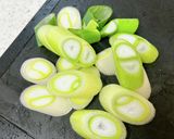 絹揚げとネギのオイスター豆豉炒め作り方1写真