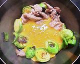 豚肉と芽キャベツの卵入り味噌汁作り方4写真
