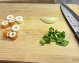お弁当に！簡単！竹輪のチリソース炒め作り方1写真