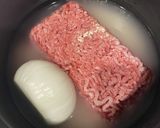 新玉ねぎとひき肉の悪魔おにぎり作り方1写真