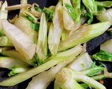 セロリの葉も食べちゃう！生姜炒め作り方3写真