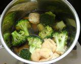 ブロッコリーと肉団子のスープ作り方3写真