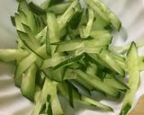 くらげとキュウリの酢の物作り方2写真