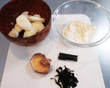 だしが効いた湯葉とわかめの味噌汁作り方1写真