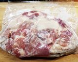超簡単！塩麹の鶏もも肉と野菜の蒸し煮！作り方2写真