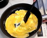 5分 90円で作れるふわトロニラ玉丼作り方3写真