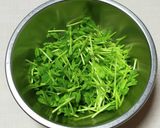 トマトと豆苗のたまご炒め作り方1写真