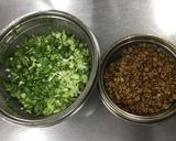 【保育園給食】ひき肉となめこのみそ汁作り方1写真