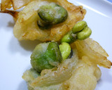 サクッ♪モチ♫そら豆と新玉ねぎのかき揚げ作り方3写真
