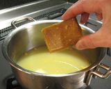 カップヌードルカレー餅の洋風雑煮作り方2写真