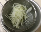 ☆タコと玉ねぎと水菜のサラダ　＋トマト作り方3写真