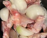 さっぱり旨味！鶏手羽と桜海老の煮込み作り方3写真