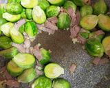 芽キャベツとベーコンのコンソメチーズ炒め作り方3写真
