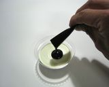 チョコレートで作るカラフルな器作り方7写真