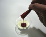 チョコレートで作るカラフルな器作り方4写真