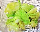 生わかめとキャベツのごまニンニク。作り方2写真
