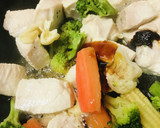冷凍野菜と鶏肉のオイスターソース炒め作り方2写真